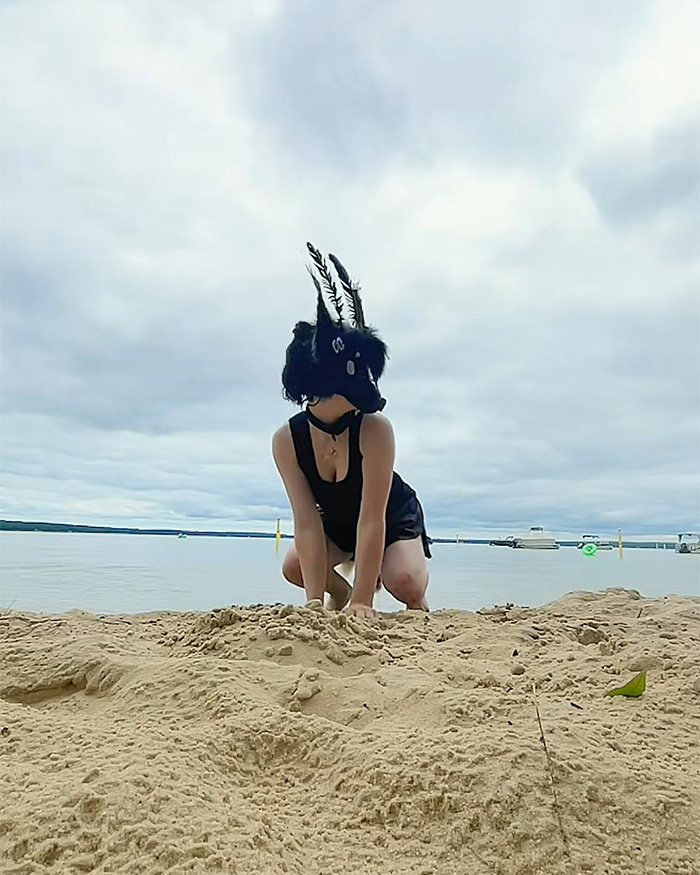 Viral Beach Video Of Girl&rsquo;s &lsquo;Therianthropic Mental Shift&rsquo; Sparks Wild Reactions, Experts Explain What&rsquo;s Behind It