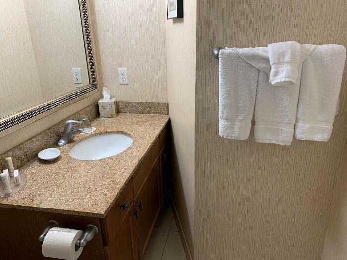 93 Hotel And Airbnb Fails That Might Make You Inspect Every Booking Photo Twice 93 Hotel And Airbnb Fails That Might Make You Inspect Every Booking Photo Twice