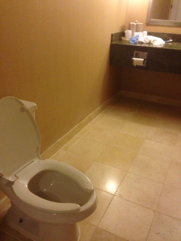 93 Hotel And Airbnb Fails That Might Make You Inspect Every Booking Photo Twice 93 Hotel And Airbnb Fails That Might Make You Inspect Every Booking Photo Twice