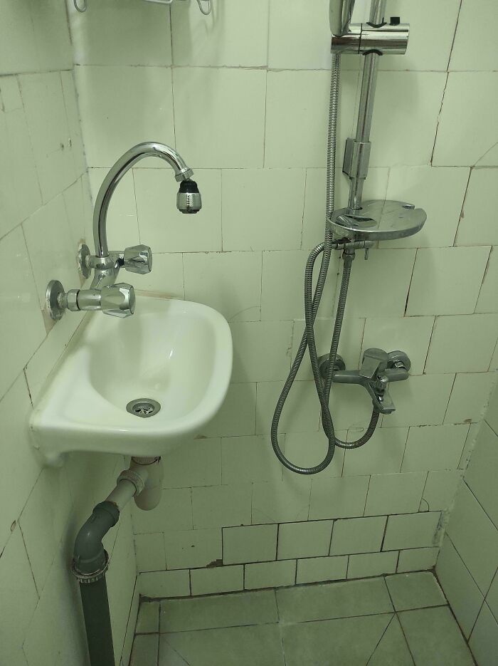 93 Hotel And Airbnb Fails That Might Make You Inspect Every Booking Photo Twice 93 Hotel And Airbnb Fails That Might Make You Inspect Every Booking Photo Twice