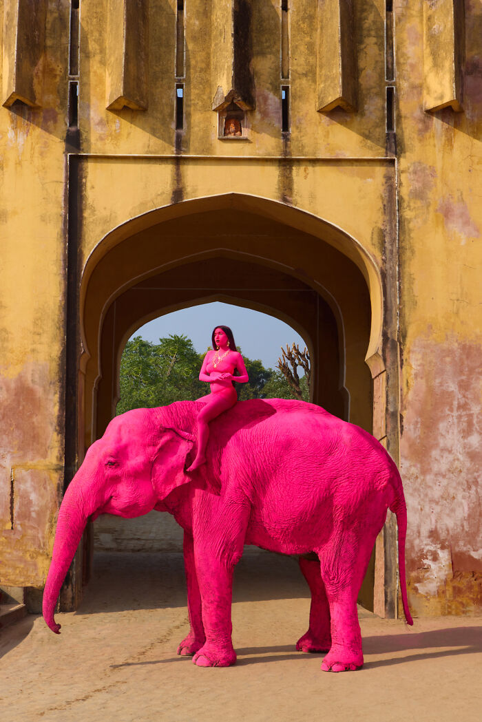 32 Surreal Photos From Julia Buruleva’s Ongoing “Art Expedition” Around The World 32 Surreal Photos From Julia Buruleva’s Ongoing “Art Expedition” Around The World