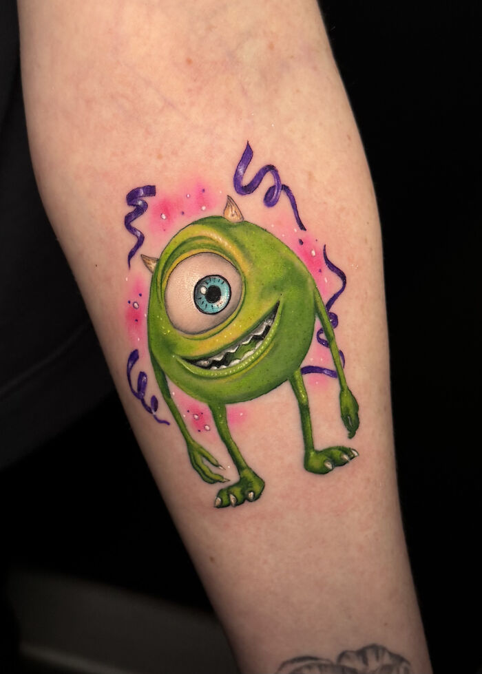 Our Artists Shared The 9 Funniest Ways Clients Explain How Big They Want Their Tattoos Our Artists Shared The 9 Funniest Ways Clients Explain How Big They Want Their Tattoos
