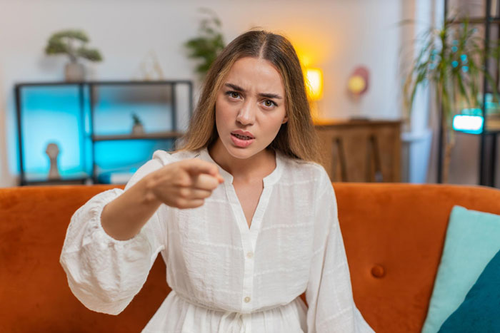 Woman Spends 5 Years Supporting Fiancé’s Martial Arts, Suddenly Demands He Quit And Trashes His Gear Woman Spends 5 Years Supporting Fiancé’s Martial Arts, Suddenly Demands He Quit And Trashes His Gear