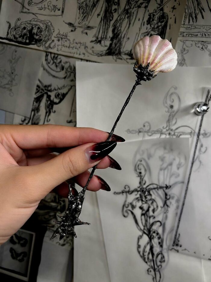 Artists Angie And Yoori Turn Seashells Into Surreal Sculptures With Human Eyes (33 Pics) Artists Angie And Yoori Turn Seashells Into Surreal Sculptures With Human Eyes (33 Pics)