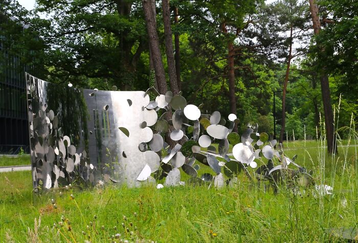 35 Reflective Artworks By Rob Mulholland That Seem To Disappear Into The Landscape 35 Reflective Artworks By Rob Mulholland That Seem To Disappear Into The Landscape