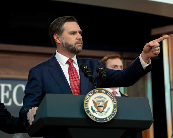 Lip Reader Reveals The Comment From JD Vance That Made Ivanka Trump Warn Him “Don’t Say That”