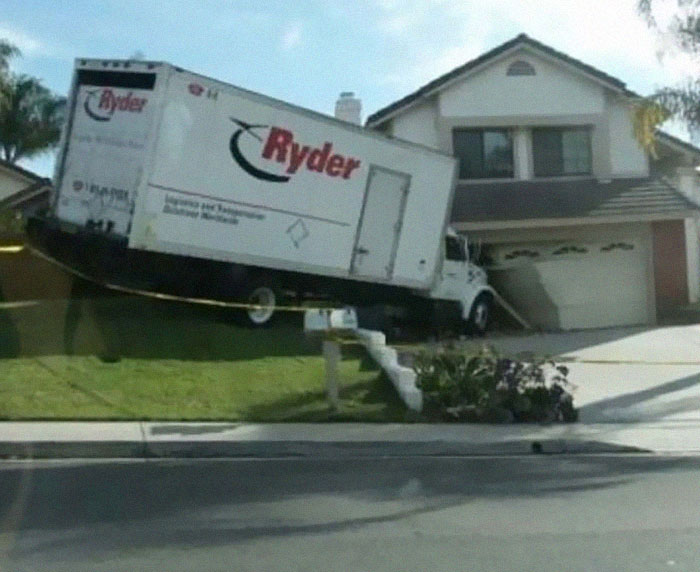 Moving Day Chaos Presented Perfectly In These 58 Pics Moving Day Chaos Presented Perfectly In These 58 Pics