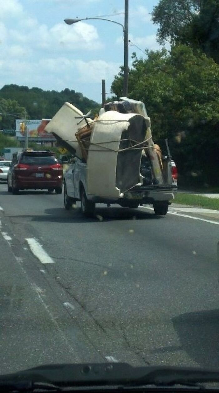 Moving Day Chaos Presented Perfectly In These 58 Pics Moving Day Chaos Presented Perfectly In These 58 Pics