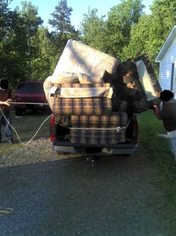 Moving Day Chaos Presented Perfectly In These 58 Pics Moving Day Chaos Presented Perfectly In These 58 Pics