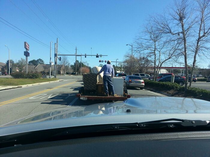 Moving Day Chaos Presented Perfectly In These 58 Pics Moving Day Chaos Presented Perfectly In These 58 Pics