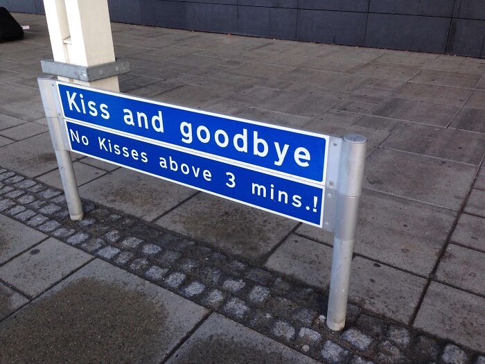 73 Hilarious And Unhinged Signs That Definitely Caught People’s Attention 73 Hilarious And Unhinged Signs That Definitely Caught People’s Attention