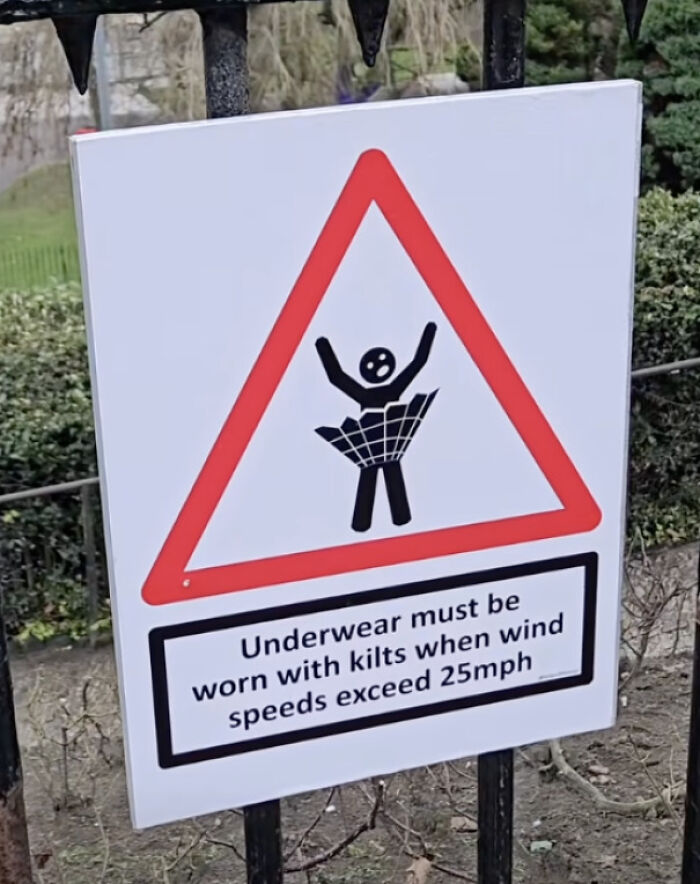 73 Hilarious And Unhinged Signs That Definitely Caught People’s Attention 73 Hilarious And Unhinged Signs That Definitely Caught People’s Attention