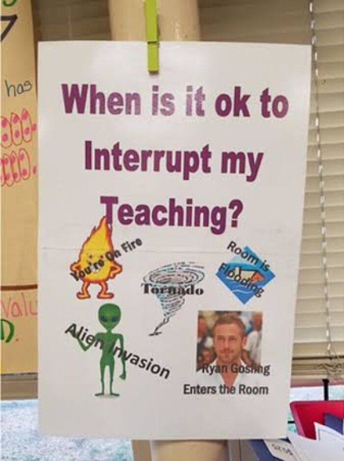 73 Hilarious And Unhinged Signs That Definitely Caught People’s Attention 73 Hilarious And Unhinged Signs That Definitely Caught People’s Attention