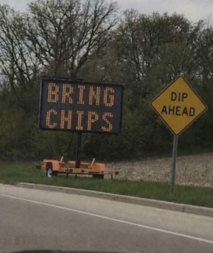 73 Hilarious And Unhinged Signs That Definitely Caught People’s Attention 73 Hilarious And Unhinged Signs That Definitely Caught People’s Attention
