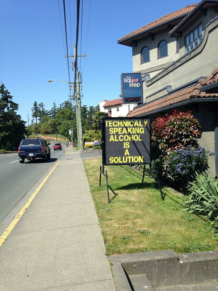 73 Hilarious And Unhinged Signs That Definitely Caught People’s Attention 73 Hilarious And Unhinged Signs That Definitely Caught People’s Attention