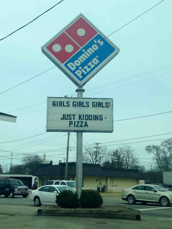 73 Hilarious And Unhinged Signs That Definitely Caught People’s Attention 73 Hilarious And Unhinged Signs That Definitely Caught People’s Attention