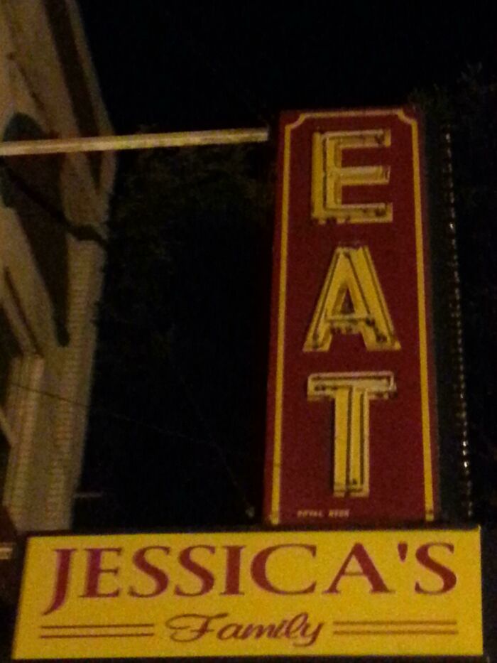 73 Hilarious And Unhinged Signs That Definitely Caught People’s Attention 73 Hilarious And Unhinged Signs That Definitely Caught People’s Attention