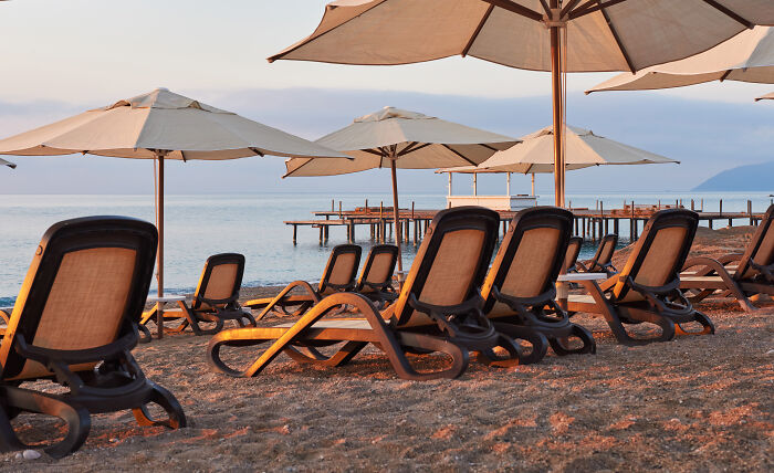 33 Satisfying Petty Revenge Stories From Vacations That Prove Getting Even Can Happen Anywhere