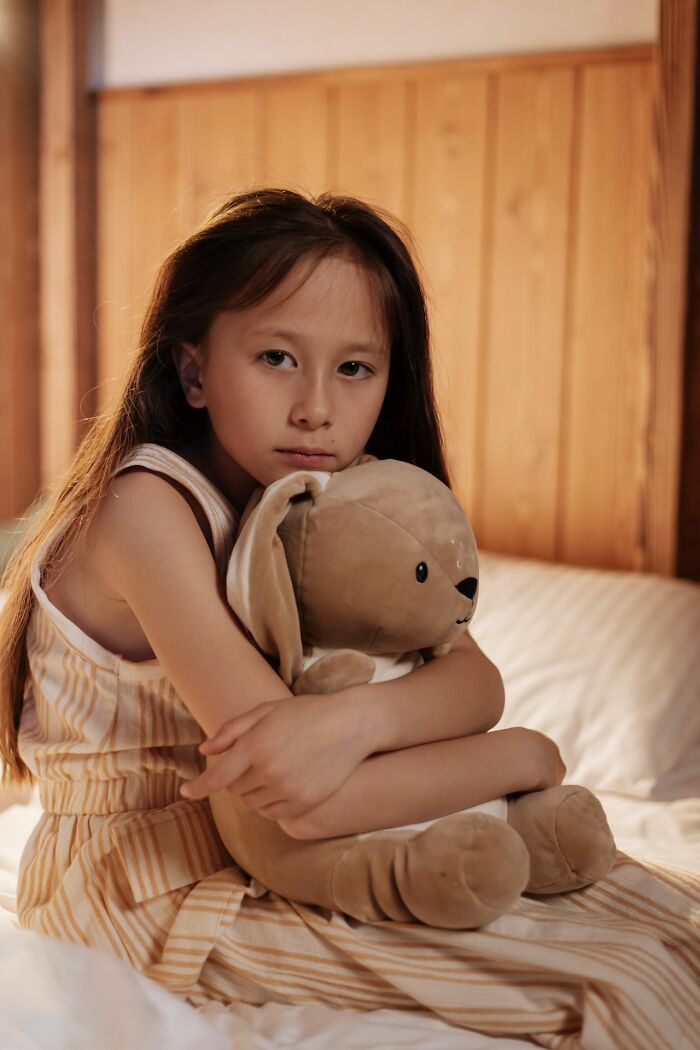 54 Folks Share The Reasons Their Families Cut Them Off, And Their Stories Are Truly Painful