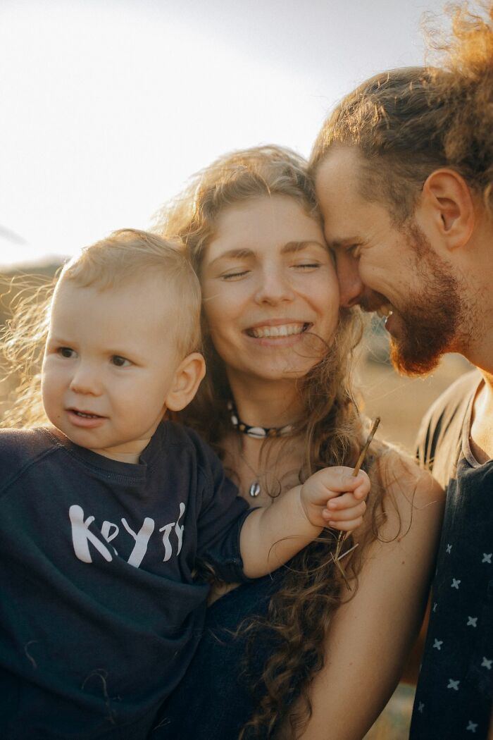 54 Folks Share The Reasons Their Families Cut Them Off, And Their Stories Are Truly Painful