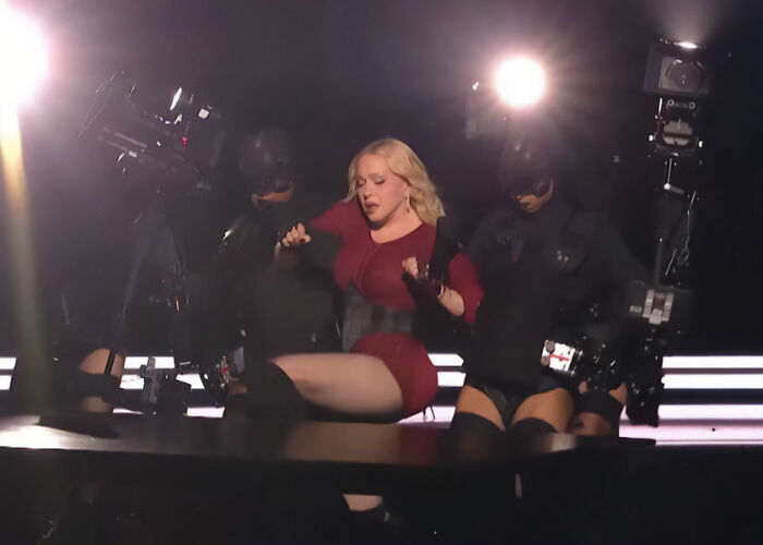 “Looks Like She Was In Pain”: Madonna, 68, Sparks Concern At “Dated” VMAs As She Appears To Struggle On Stage “Looks Like She Was In Pain”: Madonna, 68, Sparks Concern At “Dated” VMAs As She Appears To Struggle On Stage