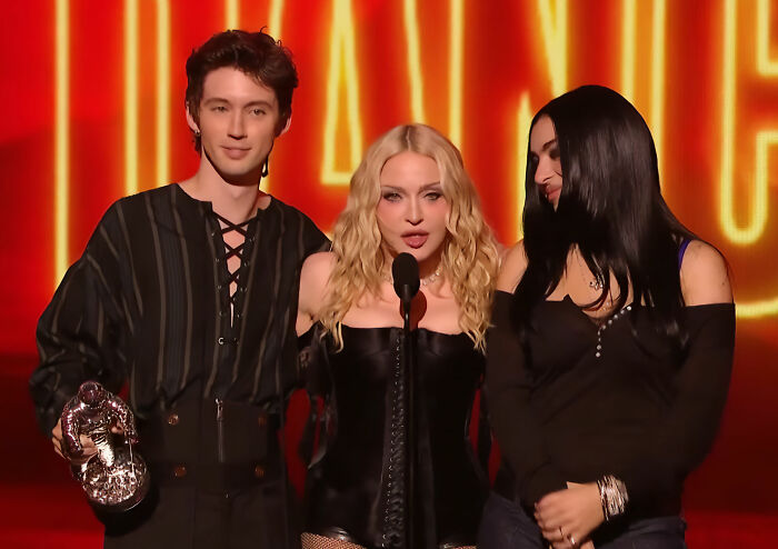 “Looks Like She Was In Pain”: Madonna, 68, Sparks Concern At “Dated” VMAs As She Appears To Struggle On Stage “Looks Like She Was In Pain”: Madonna, 68, Sparks Concern At “Dated” VMAs As She Appears To Struggle On Stage