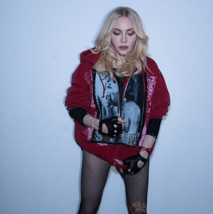 “Looks Like She Was In Pain”: Madonna, 68, Sparks Concern At “Dated” VMAs As She Appears To Struggle On Stage “Looks Like She Was In Pain”: Madonna, 68, Sparks Concern At “Dated” VMAs As She Appears To Struggle On Stage