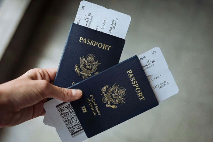 Man Takes A Promotion And Has To Move Countries, Forgets About His Agreement With His Wife Man Takes A Promotion And Has To Move Countries, Forgets About His Agreement With His Wife