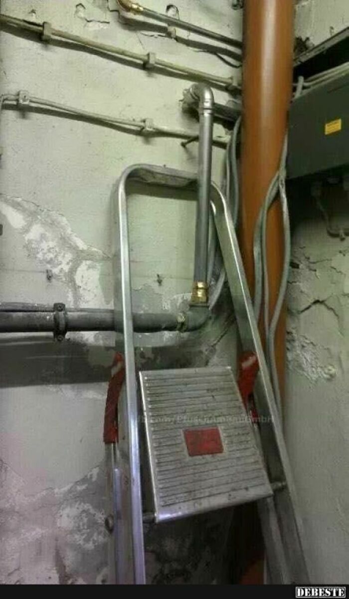 74 People Who Had Exactly One Job And Still Found A Way To Hilariously Mess It Up
