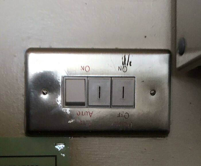 74 People Who Had Exactly One Job And Still Found A Way To Hilariously Mess It Up