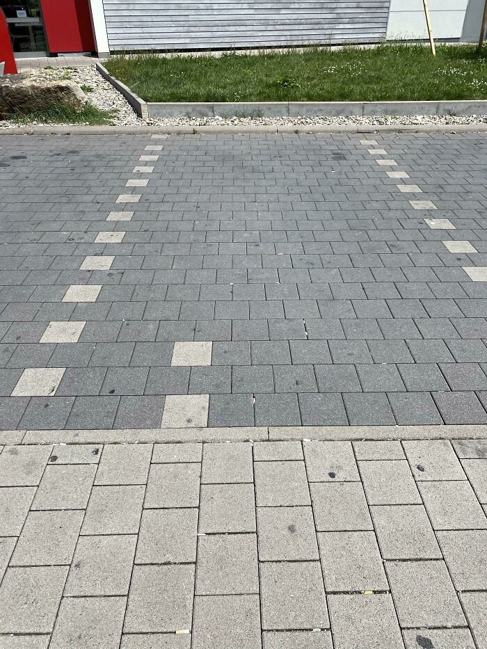 74 People Who Had Exactly One Job And Still Found A Way To Hilariously Mess It Up