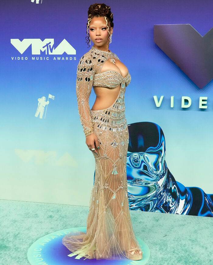 The 22 VMAs 2026 Looks That Prove Celebrities Have Lost The Plot As Fans Beg MTV To “Pull The Plug” The 22 VMAs 2026 Looks That Prove Celebrities Have Lost The Plot As Fans Beg MTV To “Pull The Plug”