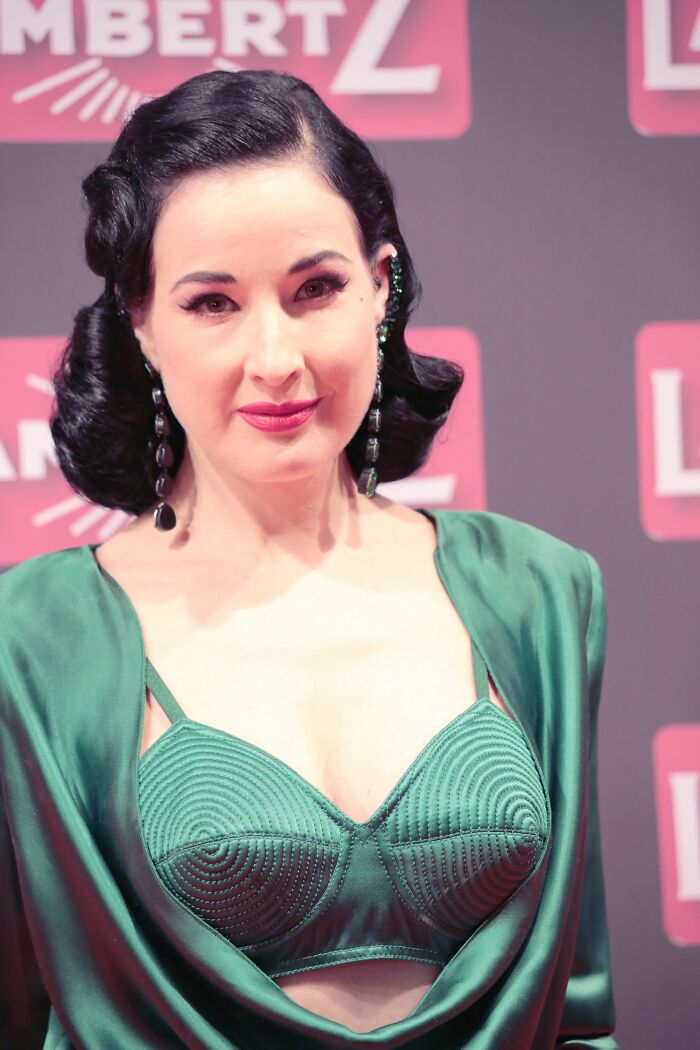 Dita Von Teese: Bio And Career Highlights Dita Von Teese: Bio And Career Highlights