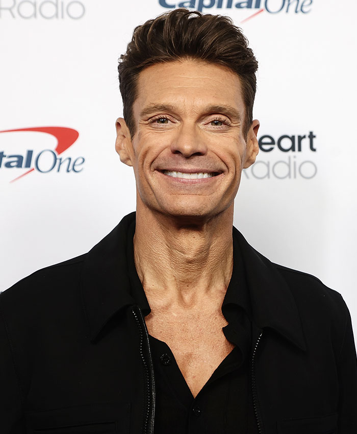 Ryan Seacrest’s Dramatic Transformation Under Intense Scrutiny As Fans Say He Looks Like A ‘Plastic Man’ Ryan Seacrest’s Dramatic Transformation Under Intense Scrutiny As Fans Say He Looks Like A ‘Plastic Man’