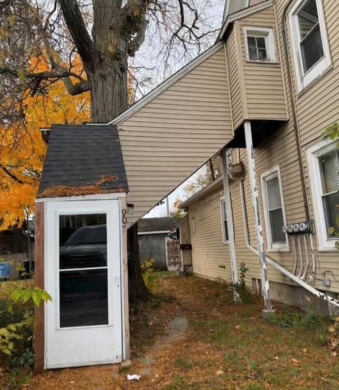 96 Houses Where Someone Clearly Had A Big Vision, But Nobody Stopped To Ask If It Was A Good One