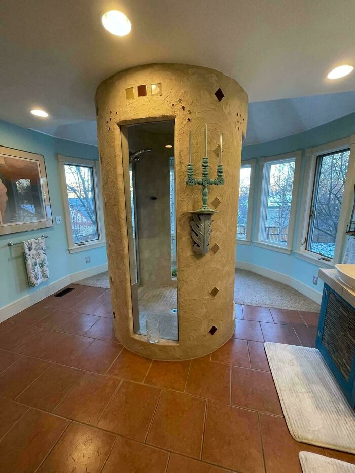 96 Houses Where Someone Clearly Had A Big Vision, But Nobody Stopped To Ask If It Was A Good One