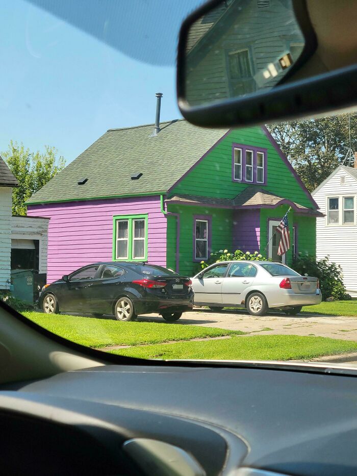 96 Houses Where Someone Clearly Had A Big Vision, But Nobody Stopped To Ask If It Was A Good One