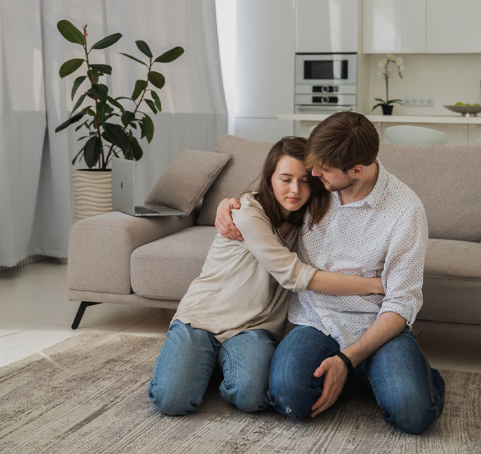 Woman Reluctantly Accepts Her Future MIL&rsquo;s Gift, But Then Her Wedding Plans Begin Falling Apart
