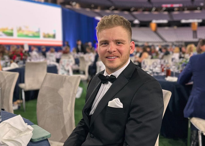 Jonathan Lipnicki Is All Grown Up As He Returns To The Red Carpet 27 Years After His Child-Star Days Jonathan Lipnicki Is All Grown Up As He Returns To The Red Carpet 27 Years After His Child-Star Days