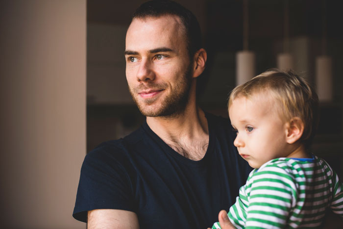 Dad Dumps His Kids On Bro’s Porch Without Warning, Learns “Family” Isn’t A Free Babysitting Service Dad Dumps His Kids On Bro’s Porch Without Warning, Learns “Family” Isn’t A Free Babysitting Service