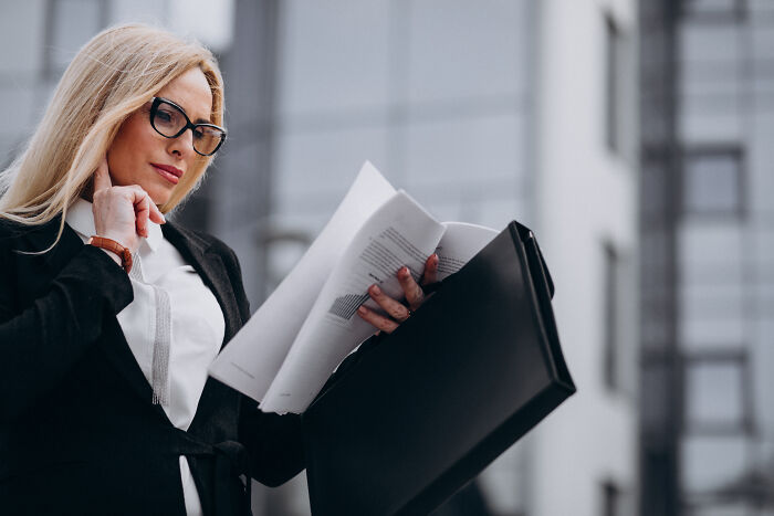 49 Divorce Lawyers Reveal The Pettiest And Cruelest Things They&rsquo;ve Seen People Do During A Split