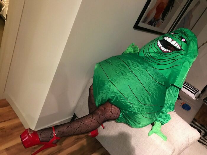 93 Husbands Post The Ridiculous, Cute Or Unhinged Things Their Wives Do 93 Husbands Post The Ridiculous, Cute Or Unhinged Things Their Wives Do
