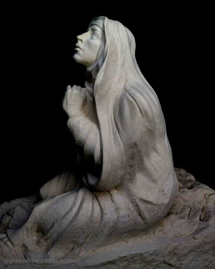 This Polish Artist Turns Blocks Of Wood Into Incredibly Lifelike Sculptures (30 Pics)