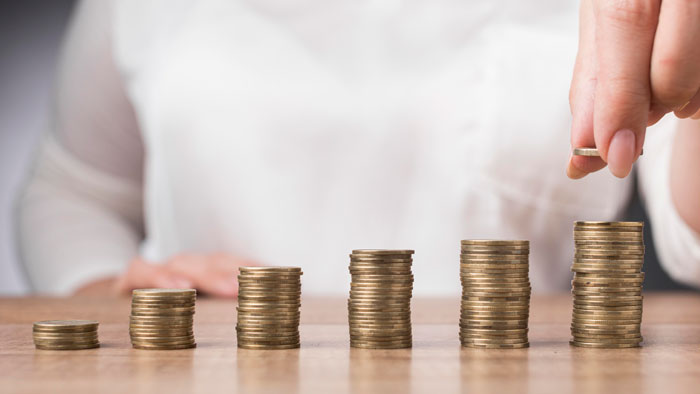 Daughter Defends 81-Year-Old Dad After GoFundMe Cancels His $745K Cancer Fundraiser Daughter Defends 81-Year-Old Dad After GoFundMe Cancels His $745K Cancer Fundraiser