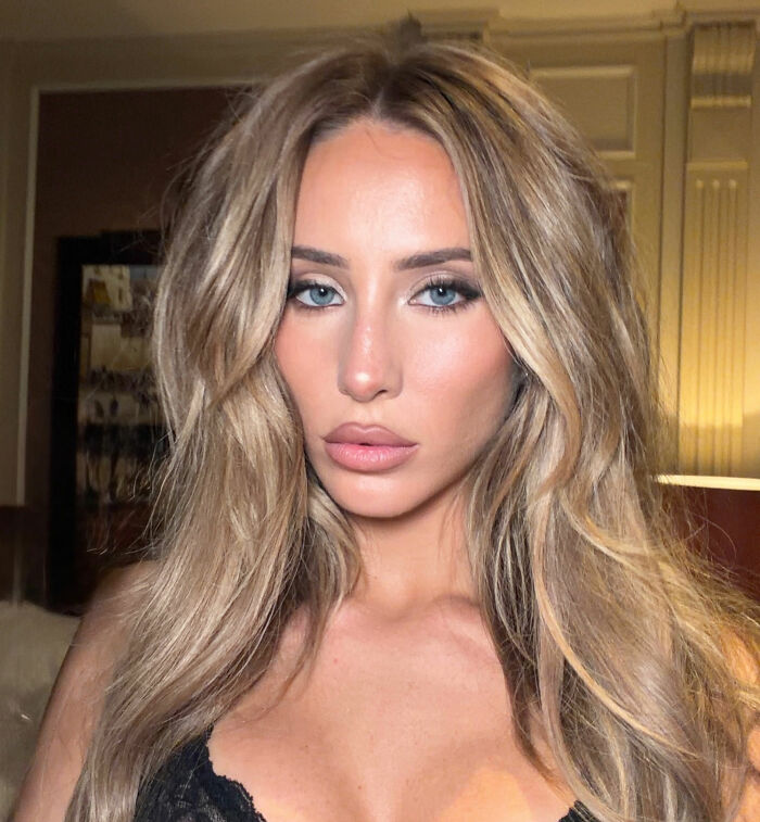 Alix Earle Ruthlessly Mocked After She Makes Embarrassing Confession To Interview Magazine