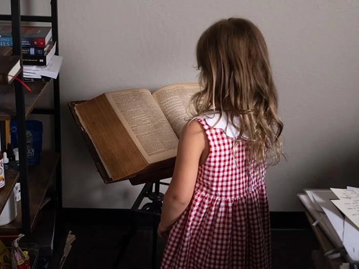 “Whole Scene Is Disturbing”: Subtle Details In New Erika Kirk Photo Spark Theories Of “Subliminal Messaging” “Whole Scene Is Disturbing”: Subtle Details In New Erika Kirk Photo Spark Theories Of “Subliminal Messaging”