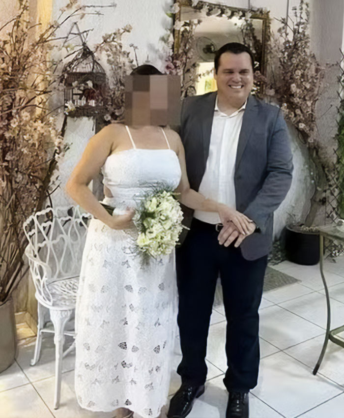 Mother Agreed To Her 22YO Daughter Dating Her Boss, Weeks Later She Received A Call No Parent Would Ever Want Mother Agreed To Her 22YO Daughter Dating Her Boss, Weeks Later She Received A Call No Parent Would Ever Want