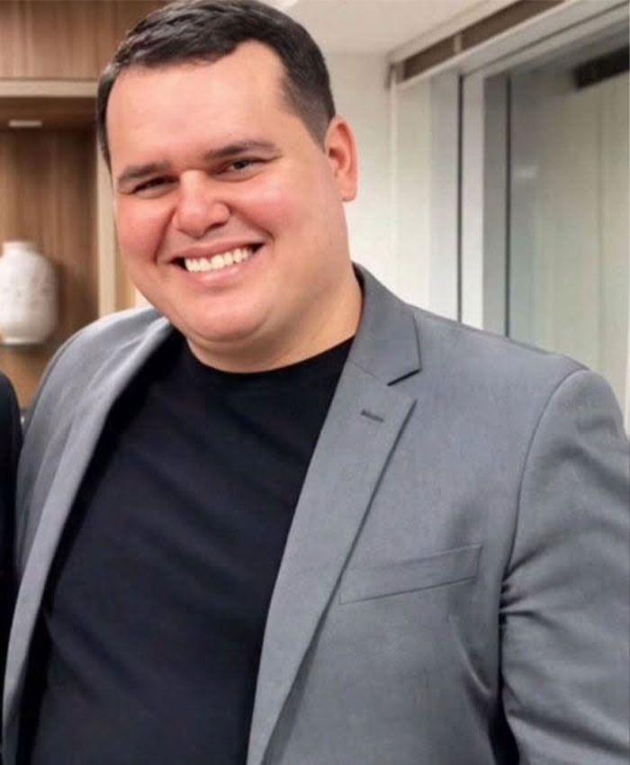 Mother Agreed To Her 22YO Daughter Dating Her Boss, Weeks Later She Received A Call No Parent Would Ever Want Mother Agreed To Her 22YO Daughter Dating Her Boss, Weeks Later She Received A Call No Parent Would Ever Want