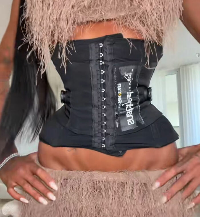 Influencer Gives Details On Bone-Breaking Plastic Surgery As Doctor Issues Urgent Warning Influencer Gives Details On Bone-Breaking Plastic Surgery As Doctor Issues Urgent Warning