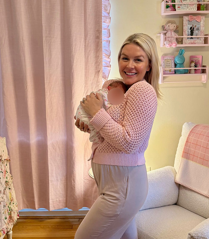 People Convinced Karoline Leavitt’s Bedroom Blunder Was Attack On Trump As They Point Out Suspicious Details